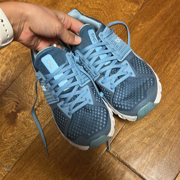 On cloud - Picture 2 of 5